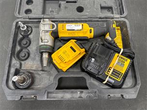 DEWALT DCE400 With 1 battery and 1 charger